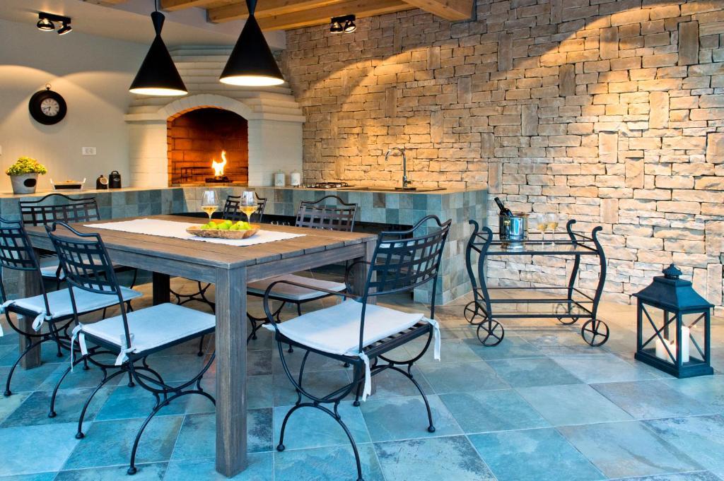 Villa Mirakul Sukosan Ngoại thất bức ảnh