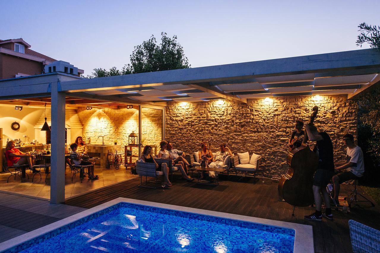Villa Mirakul Sukosan Ngoại thất bức ảnh