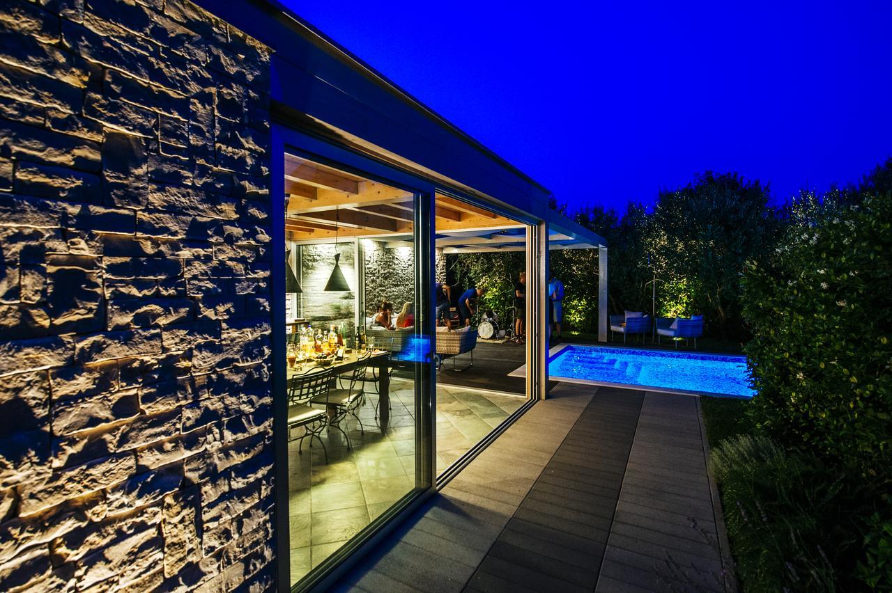 Villa Mirakul Sukosan Ngoại thất bức ảnh