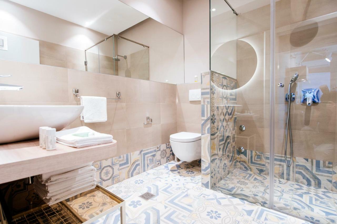 Villa Mirakul Sukosan Ngoại thất bức ảnh